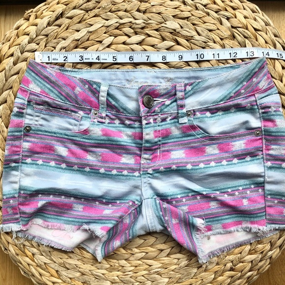 AMERICAN EAGLE STRETCH TRIBAL SHORTS - 2 - Picture 6 of 8